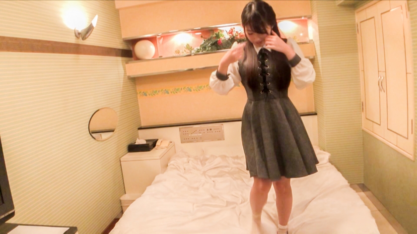 ひなちゃん ツインテールセーラー服でノーパン丸見え！顔射フィニッシュ
