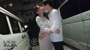 イケメン君と裏切る欲求不満妻の種付けSEX