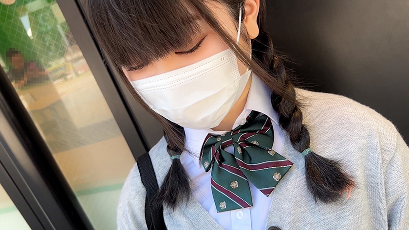 純粋風三つ編み女子の初々しい中出しハメ撮り