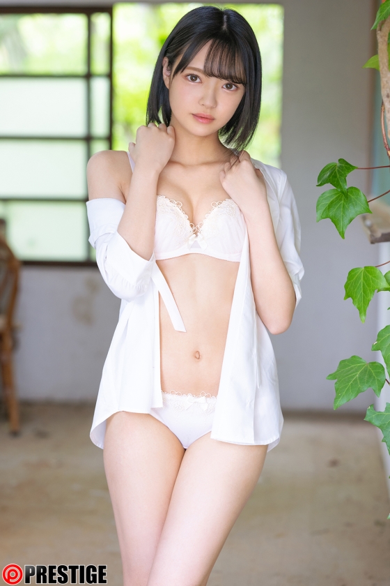 粒楽あむ 新人デビュー つぶらな瞳で見つめる純真セックス