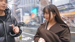 ニコニコ美巨乳あんなちゃん！雨の日の新宿ナンパ