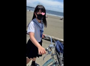 恥ずかしがり屋な制服美少女と着衣SEX＆中出し